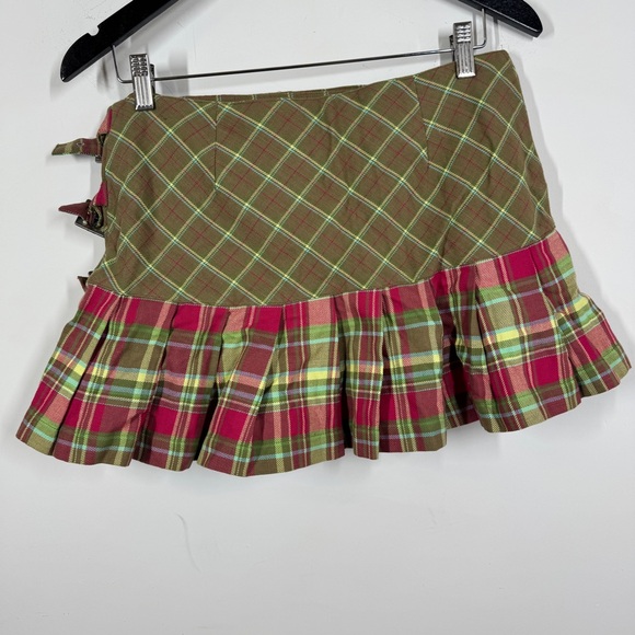 Billabong Y2K Plaid Mini Skirt Green Pink Size 5 Buckle Ruffle Festival - Picture 9 of 11